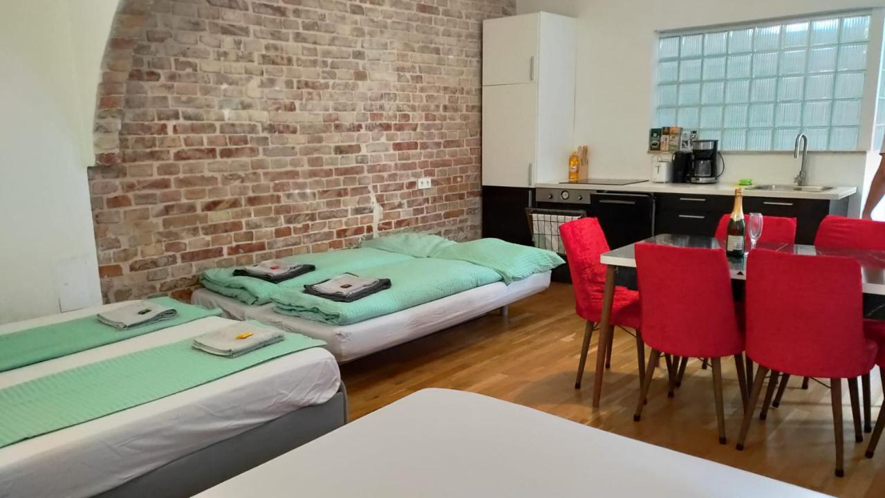 Cozynite Premium Apartment Stadthalle 비엔나 외부 사진